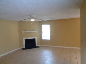 5913 Summerglen Ln in College Park, GA - Building Photo - Building Photo