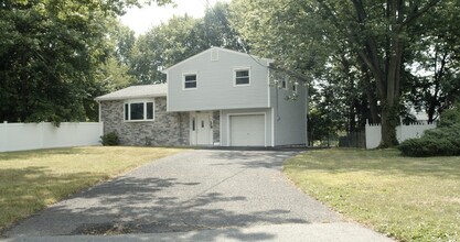 1769 Dakota St in Westfield, NJ - Foto de edificio - Building Photo