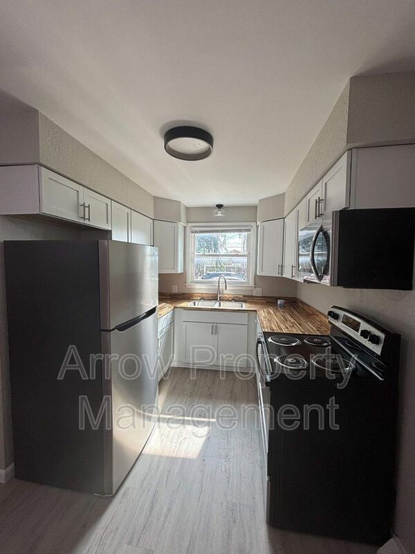 property at 704 N 26th St