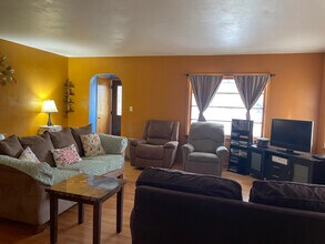 1122 Luther Ave in Rockford, IL - Foto de edificio - Building Photo