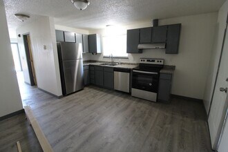 408 N 4th St in Klamath Falls, OR - Foto de edificio - Building Photo