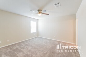 9720 Marbach Brk in San Antonio, TX - Building Photo - Building Photo