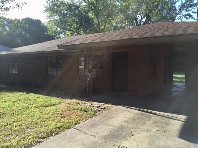 1929 Johnston Ave in Conway, AR - Building Photo - Building Photo