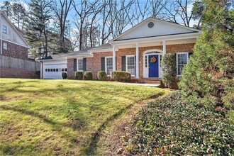 3499 Sunderland Cir NE in Atlanta, GA - Building Photo - Building Photo