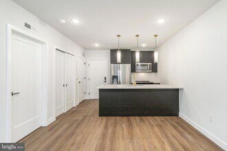 1102 Germantown Ave, Unit 607 in Philadelphia, PA - Foto de edificio - Building Photo