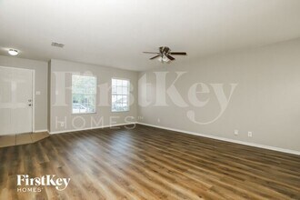 1442 Frio Run in San Antonio, TX - Foto de edificio - Building Photo