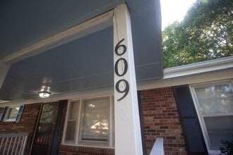 609 Marguerite Dr NW in Huntsville, AL - Foto de edificio - Building Photo