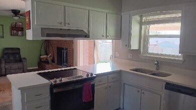 3716 Chetwood Dr in Del City, OK - Building Photo - Building Photo