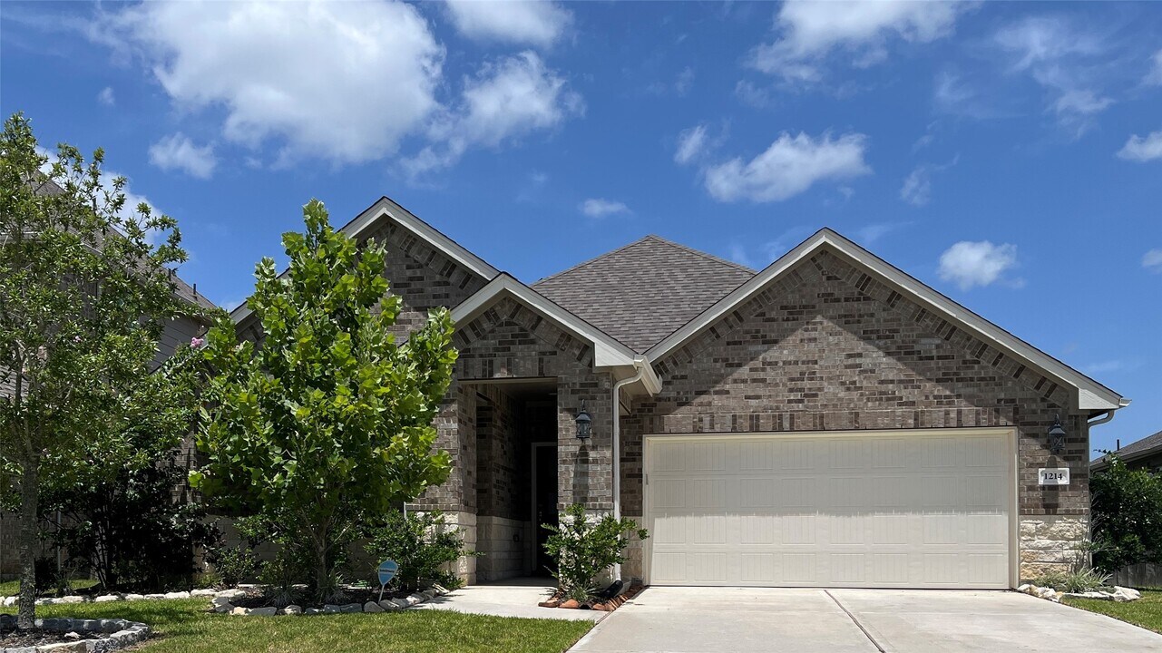 1214 Oak Barrel Run in Richmond, TX - Building Photo