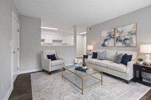 The Grove on Spring in Dickson, TN - Building Photo