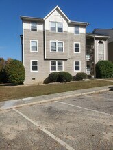 6748 Willowbrook Dr in Fayetteville, NC - Foto de edificio - Building Photo