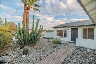 2609 E Aster Dr in Phoenix, AZ - Building Photo - Building Photo