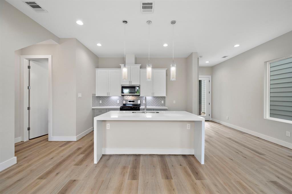 8119 Esther Acres Ln in Houston, TX - Building Photo