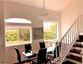 27004 Karns Ct in Santa Clarita, CA - Building Photo - Building Photo