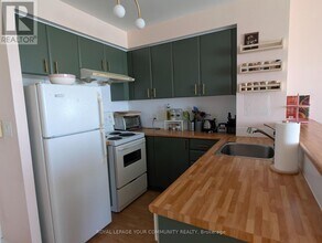 38-638 Lee Centre Dr in Toronto, ON - Building Photo - Building Photo