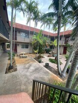 3050 NE 5th Terrace, Unit 10 in Wilton Manors, FL - Building Photo