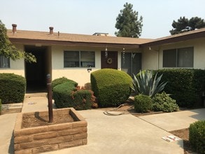 Fourplex in Reedley, CA - Building Photo - Building Photo