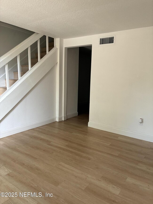 2647 Sunrise Village Dr in Orange Park, FL - Building Photo - Building Photo