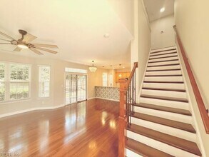 1617 Woodstock Ct in Chesapeake, VA - Foto de edificio - Building Photo