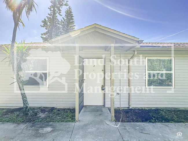 2527 Crystal Lake Acres Dr