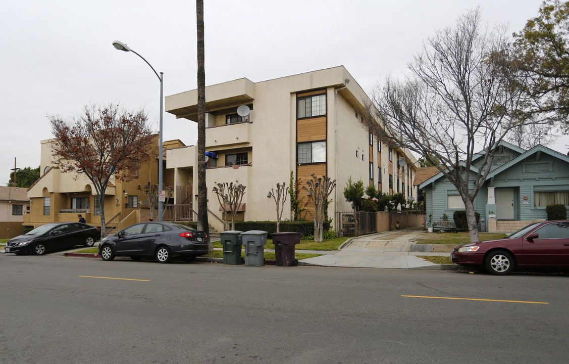 203 W Maple St in Glendale, CA - Building Photo