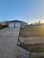 2326 W Roselawn St in Rogers, AR - Building Photo