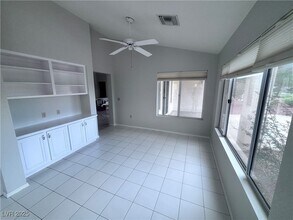 9437 Eagle Valley Dr in Las Vegas, NV - Building Photo - Building Photo