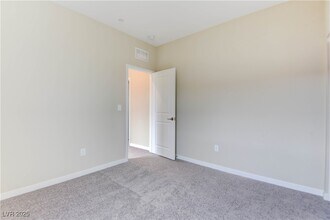 11840 Pelican Butte Ave in Las Vegas, NV - Building Photo - Building Photo