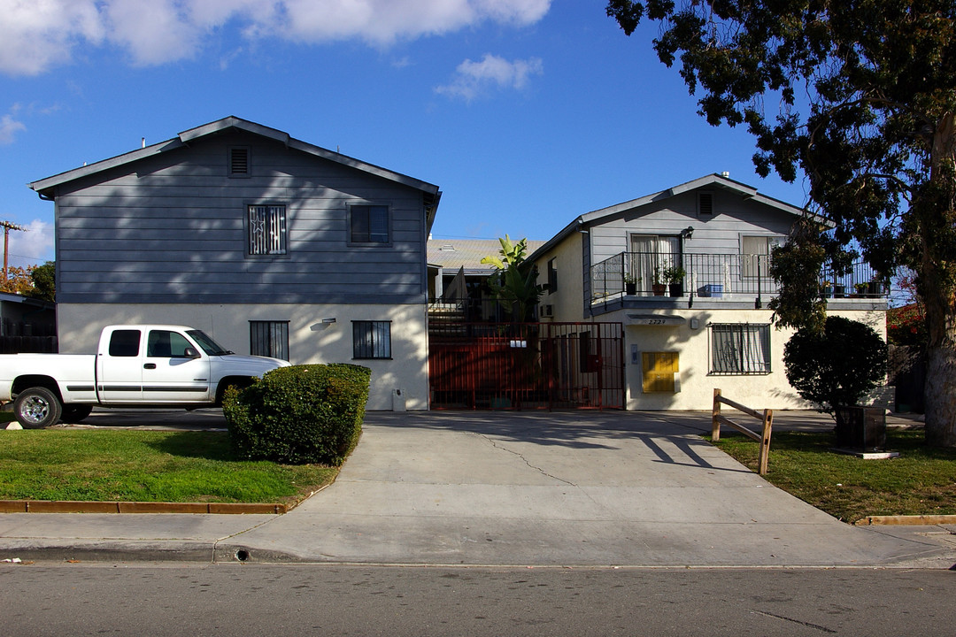 2729 Fairmount Ave in San Diego, CA - Foto de edificio