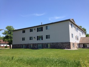 Edgewood Apartments in Cohasset, MN - Building Photo - Building Photo