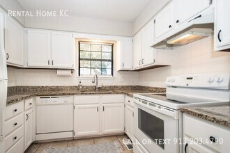 7434 Santa Fe Dr in Overland Park, KS - Building Photo - Building Photo