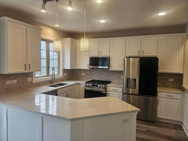447 Prestwick Ln in Wheeling, IL - Building Photo - Building Photo