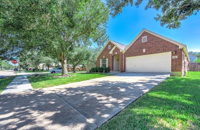 3347 Pebble Beach Ln in Pearland, TX - Building Photo - Building Photo