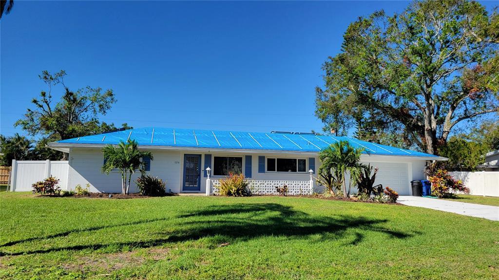 3236 S Lockwood Ridge Rd in Sarasota, FL - Building Photo