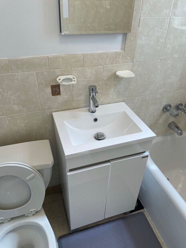 2066 E 15th St in Brooklyn, NY - Building Photo - Building Photo