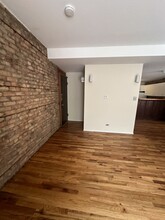 602 W Surf St, Unit 2BD in Chicago, IL - Building Photo - Building Photo