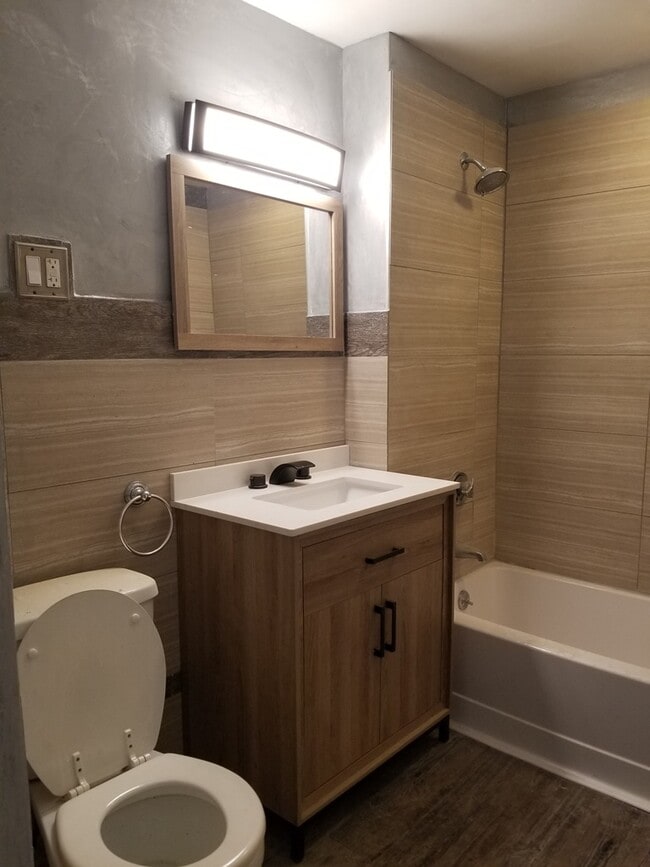 365 Prospect Ave, Unit 3 in West Hartford, CT - Building Photo - Building Photo