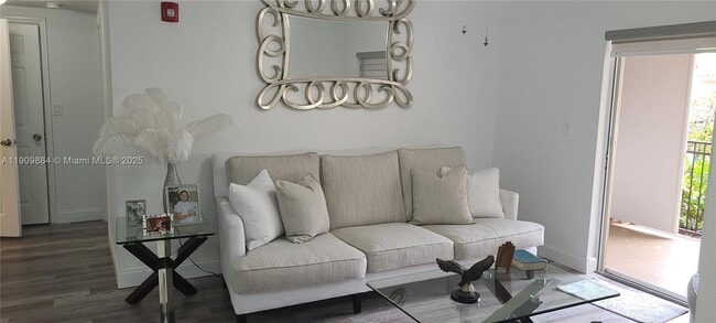 220 SW 116th Ave in Pembroke Pines, FL - Building Photo - Building Photo