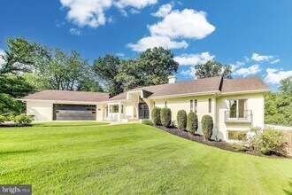 1426 Carrington Ln in Vienna, VA - Building Photo - Building Photo