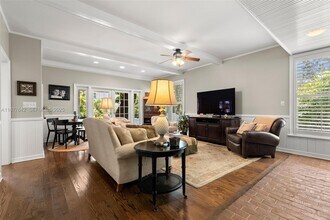 3003 W Villa Rosa Park in Tampa, FL - Building Photo - Building Photo