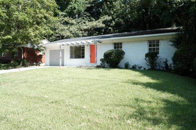 property at 85 Delmoor Dr NW