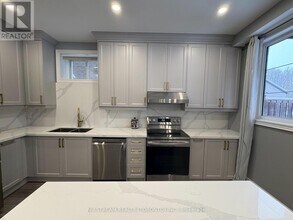 45 Hurst Ave in Vaughan, ON - Building Photo - Building Photo