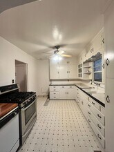 1625 W Burrel Ave in Visalia, CA - Building Photo - Building Photo