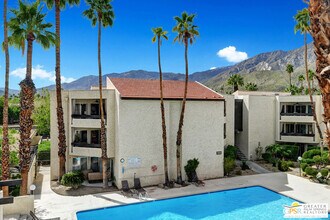 1552 S Camino Real in Palm Springs, CA - Building Photo - Building Photo