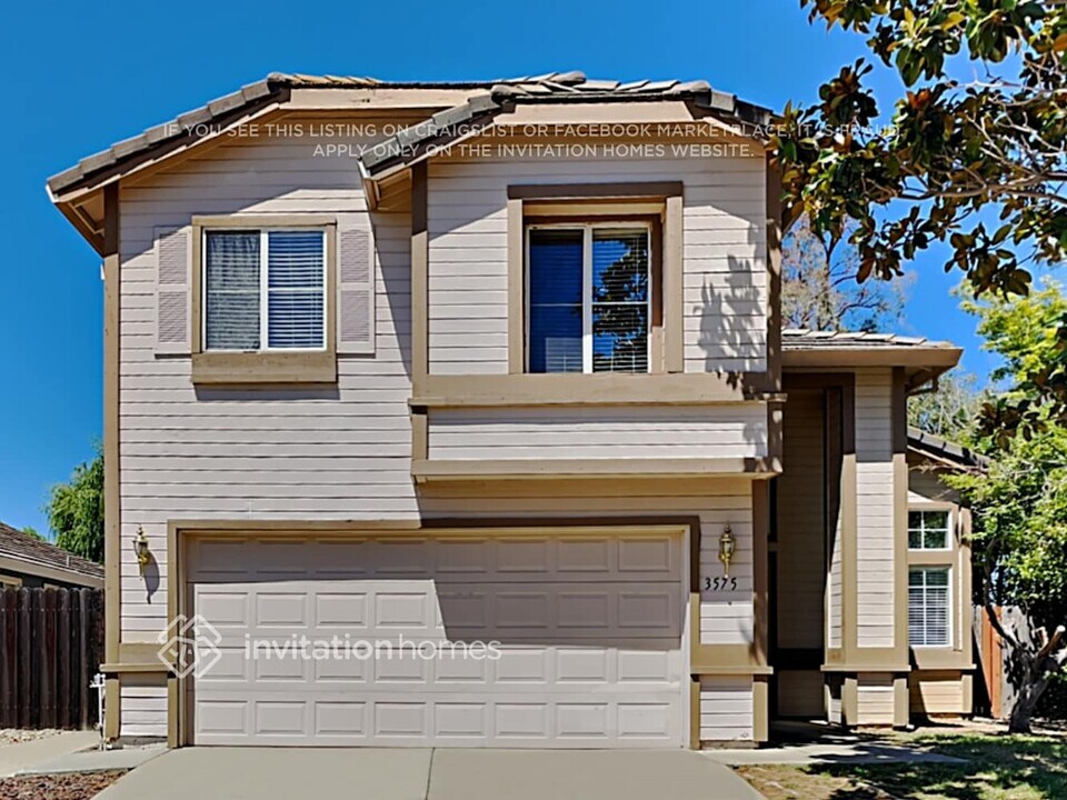 3575 Misty Morning Cir in Sacramento, CA - Building Photo