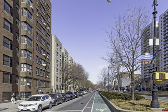 1015 Grand Concourse in Bronx, NY - Building Photo - Building Photo