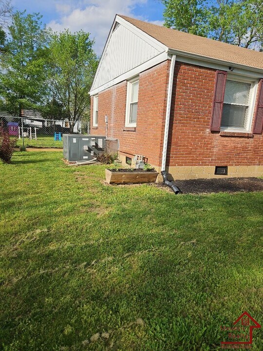 721 Blackstone Ave in Nashville, TN - Building Photo