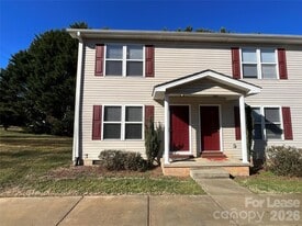 206 W 15th St in Newton, NC - Building Photo