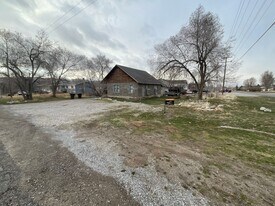 295 E 300 S St in Manti, UT - Building Photo