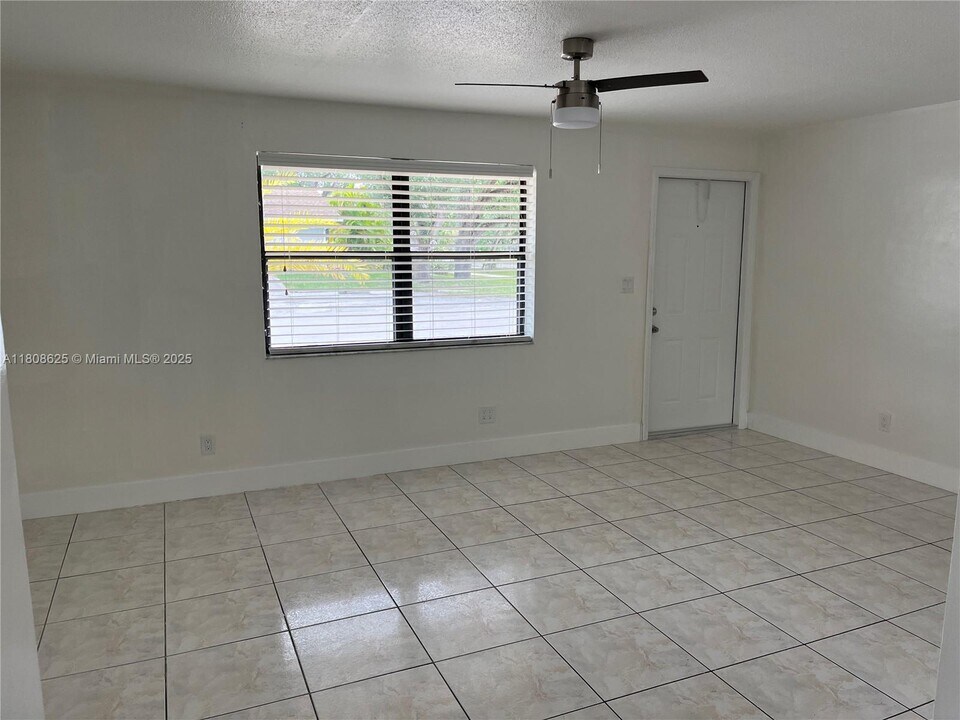 3201 SW 15th Ave in Fort Lauderdale, FL - Building Photo